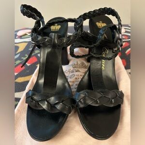 Juicy Couture Black Leather Gwen
High Heels Size 9